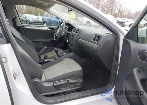 2017 Volkswagen Jetta 1.4T S z USA, uszkodzony, nr VIN 3VW2B7AJ5HM320830